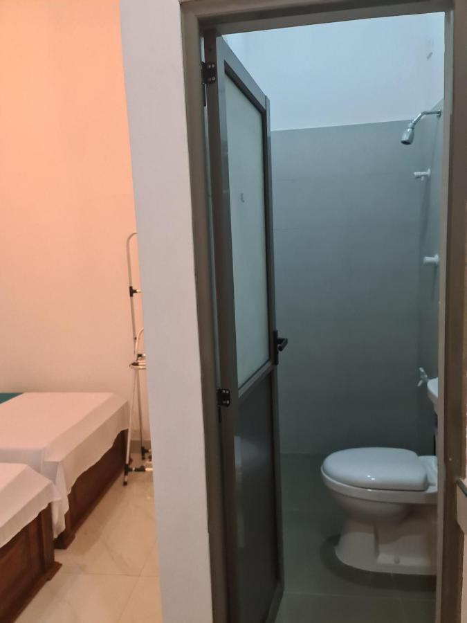 Ceylon Lodge - Airport Transit Hostel Negombo Exteriör bild